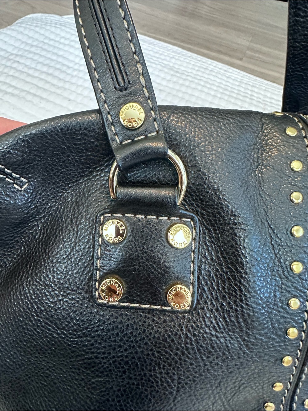 Michael Kors Studded Astor Satchel Black & Gold Soft Leather CLEAN - Picture 4 of 13